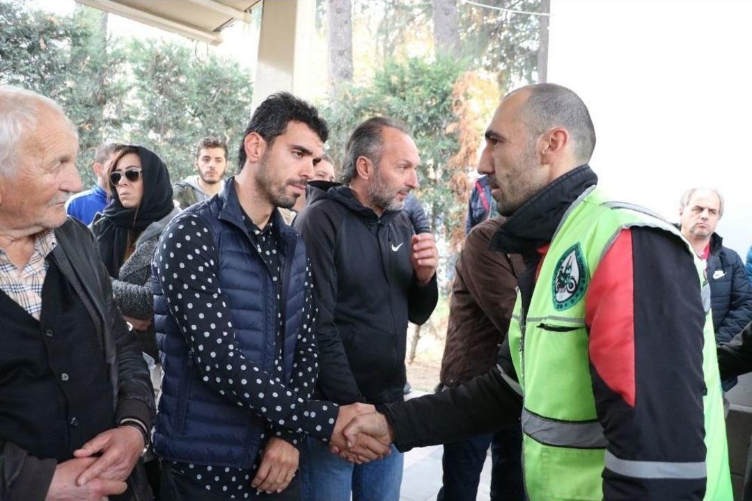 &Uuml;nl&uuml; Motosiklet&ccedil;i &rsquo;tek Teker Arif&rsquo; Son Yolculuğuna Uğurlandı