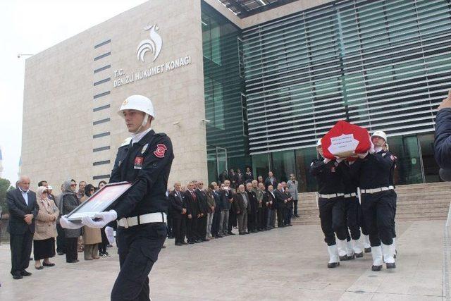 Eski Vali Yardımcısı Son Yolculuğuna Uğurlandı 1