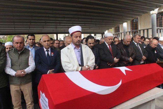 Eski Vali Yardımcısı Son Yolculuğuna Uğurlandı 2