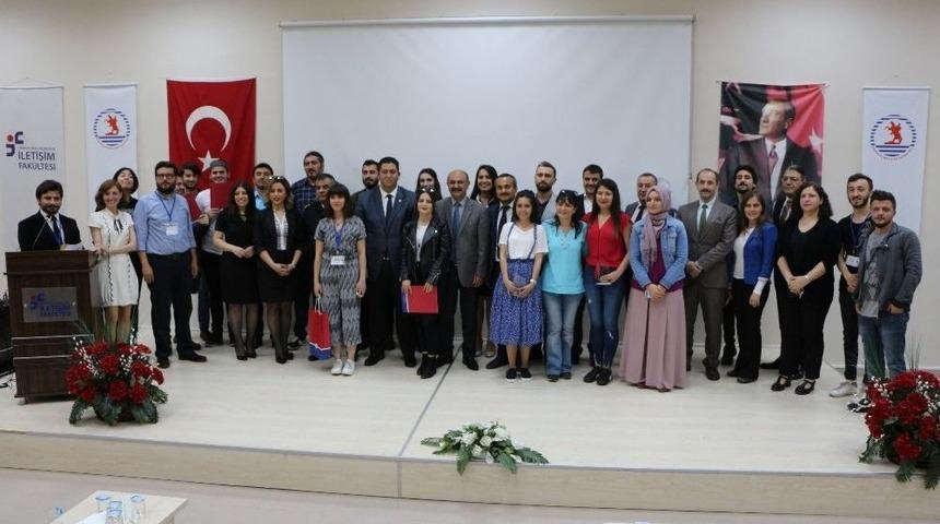 Om&uuml;&rsquo;l&uuml; &Ouml;ğrenciler Haber Ve Fotoğraf Yarışması &Ouml;d&uuml;llerini Aldı