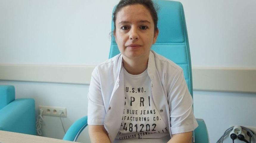 &Ccedil;anakkale&rsquo;de Yılın Doktoru Hilal &Ccedil;etin Oldu