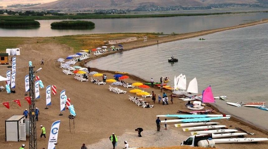 Edremit&rsquo;te Van G&ouml;l&uuml; Kıyısında Yapılaşma Tartışmaları