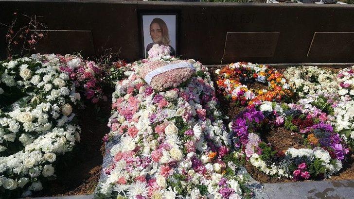 Mina Başaranın Mezarı Gül Ve Çiçeklerle Donatıldı G1