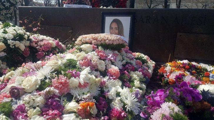 Mina Başaranın Mezarı Gül Ve Çiçeklerle Donatıldı G3