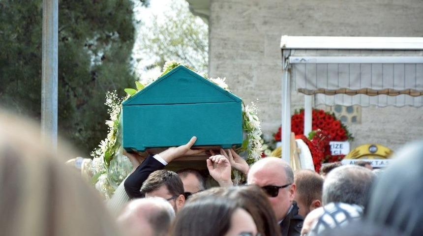 Düşen Uçakta Hayatını Kaybeden Zeynep Coşkun Son Yolculuğuna Uğurlandı