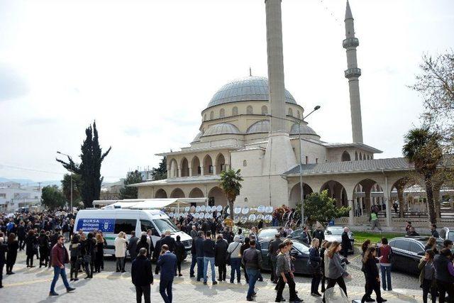 Düşen Uçakta Hayatını Kaybeden Zeynep Coşkun Son Yolculuğuna Uğurlandı