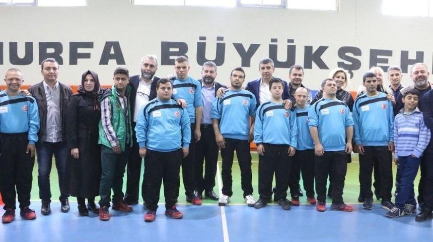 Gazeteciler Engelliler Koordinasyon Merkezini Gezdi