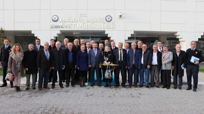 Emniyet M&uuml;d&uuml;r&uuml; Engin Din&ccedil;, Mahalle Muhtarlarıyla Bir Araya Geldi