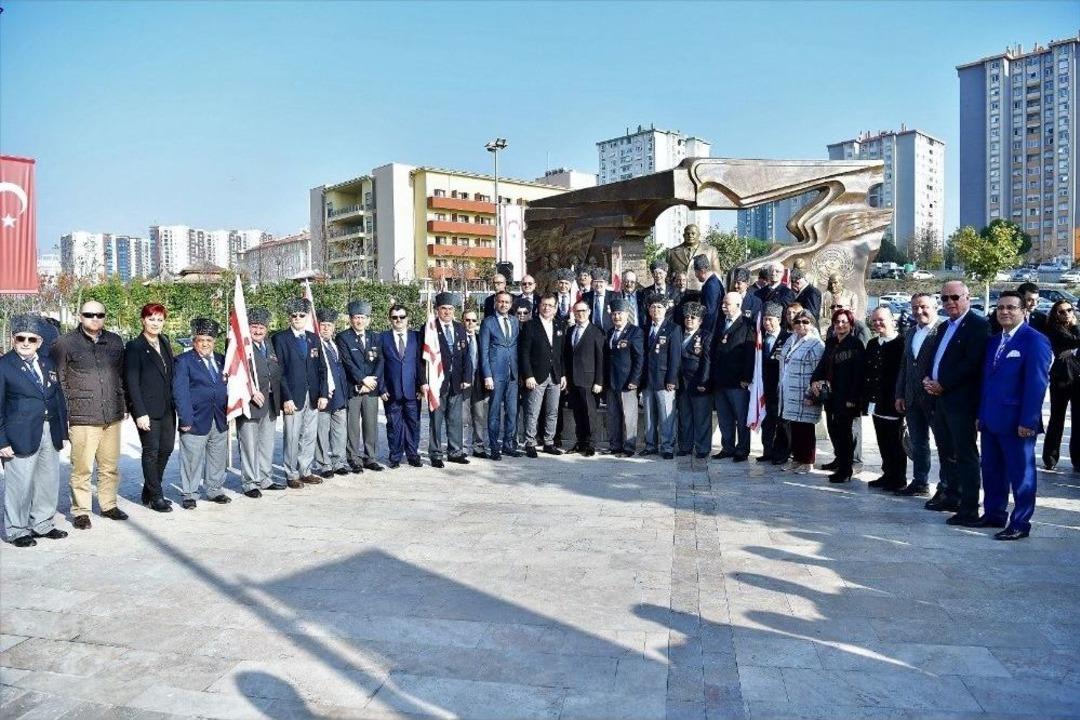 Kktc&rsquo;nin 34&rsquo;&uuml;nc&uuml; Kuruluş Yıld&ouml;n&uuml;m&uuml;nde Gaziler Denktaş Anıtında Buluştu