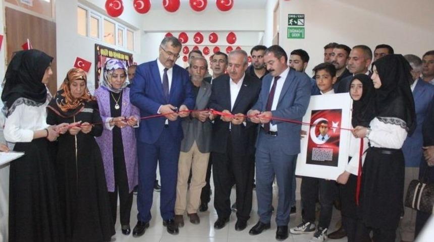 Van&rsquo;da &ldquo;81 Şehit, 82 Mektup&rdquo; Sergisi