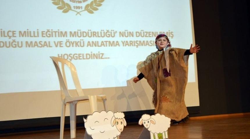 Minikler Unutulmaya Y&uuml;z Tutmuş Masalları Yarışmayla Anlattı