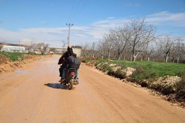 Eğitim Uğruna Tehlikeli Motosiklet Yolculuğu