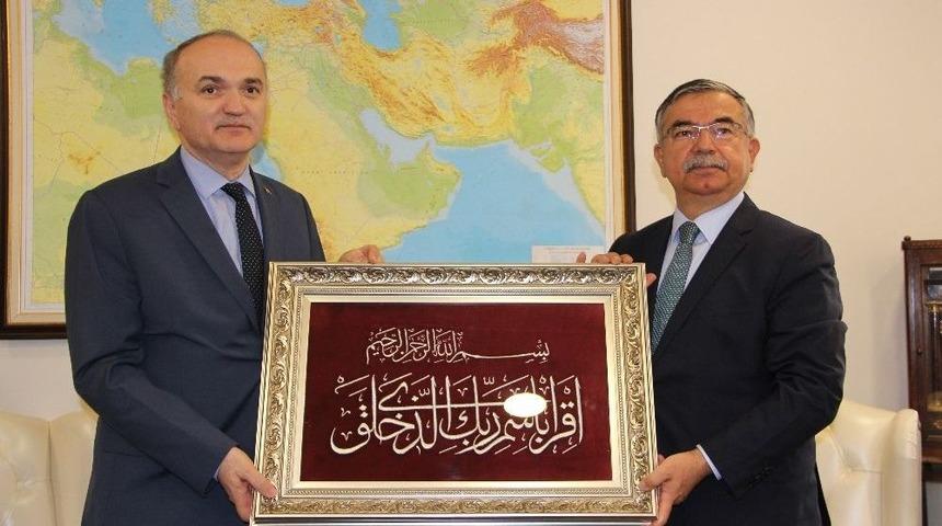 Bakan Yılmaz: "m&uuml;ttefikliğe Yakışmaz"