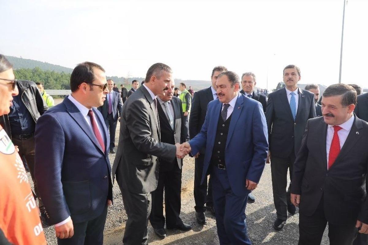 Bakan Eroğlu: "cumhurbaşkanımız Bir Yere Gideceği Zaman Hava Durumunu İletiyoruz"