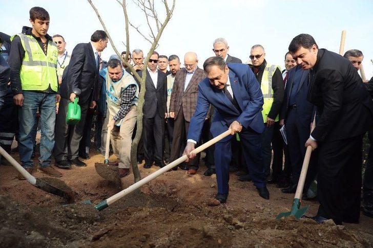 Bakan Eroğlu: "cumhurbaşkanımız Bir Yere Gideceği Zaman Hava Durumunu İletiyoruz" G2