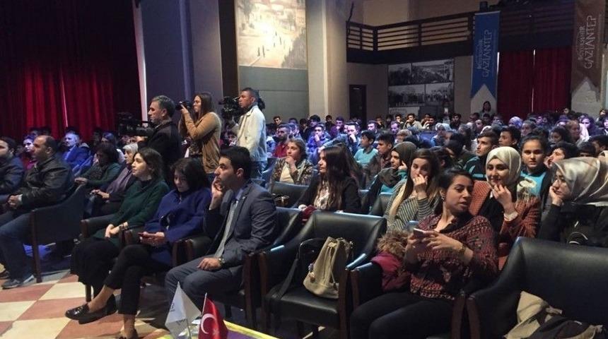 Gaziantep&rsquo;te Değişen K&uuml;t&uuml;phaneler &Uuml;zerine S&ouml;yleşi