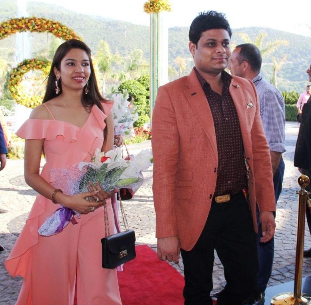 Trump&rsquo;ın Ortağından 5 Milyon Dolarlık Hint D&uuml;ğ&uuml;n&uuml;