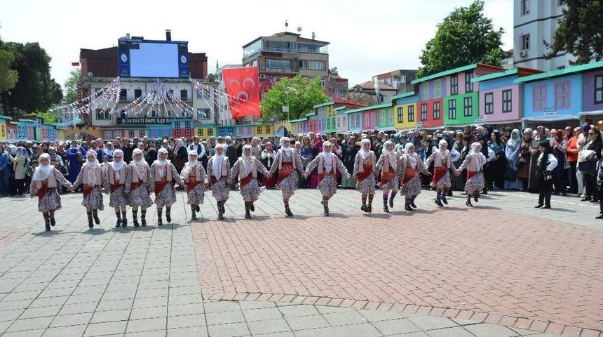 &Uuml;nye&rsquo;de Yılsonu Sergisi