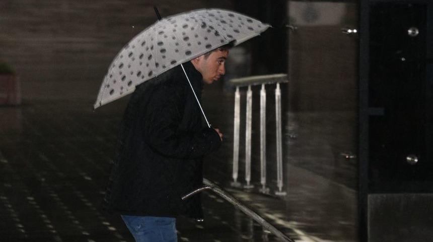 İstanbul&rsquo;da Yağmur Etkili Oluyor