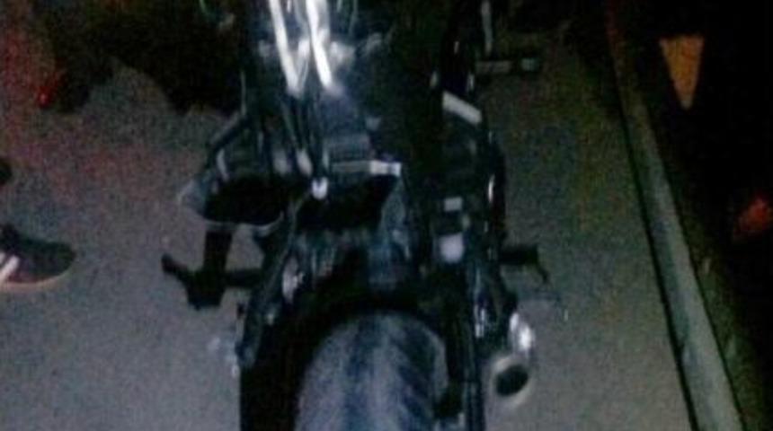 Bariyerlere &Ccedil;arpan Motosiklet S&uuml;r&uuml;c&uuml;s&uuml; Hayatını Kaybetti