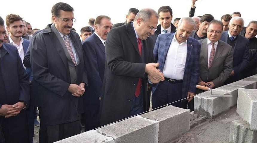 Kale Belediyesi&rsquo;nde Temel Atma T&ouml;reni