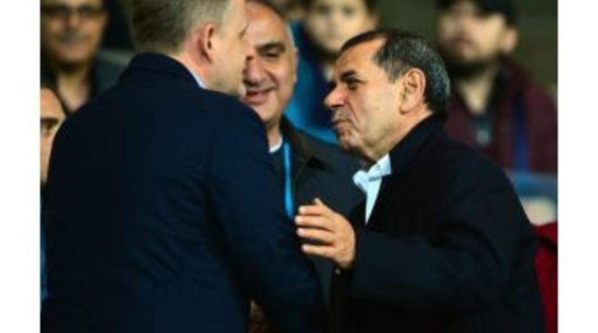 Dursun &Ouml;zbek&rsquo;ten Takıma Destek