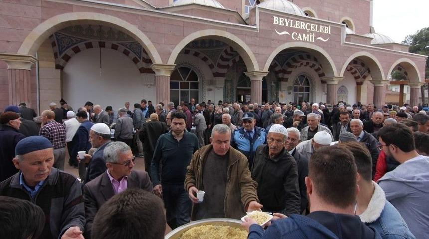 Osmancık&rsquo;ta Vatandaşa &Ccedil;anakkale Asker Men&uuml;s&uuml; İkram Edildi