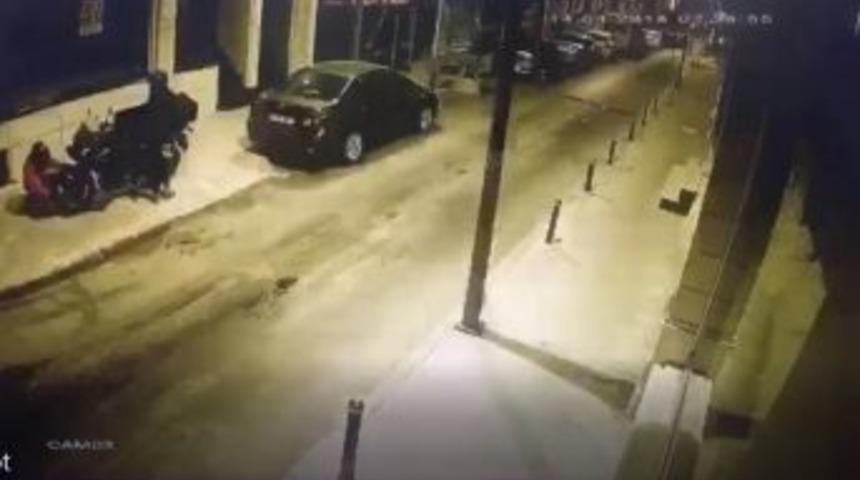 (&ouml;zel) Kasklı Motosiklet Hırsızları Kamerada