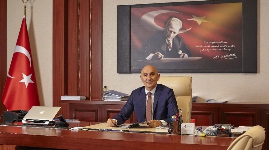 Rekt&ouml;r Yılmaz&rsquo;dan &Ccedil;alışan Gazeteciler G&uuml;n&uuml;&rsquo; Mesajı