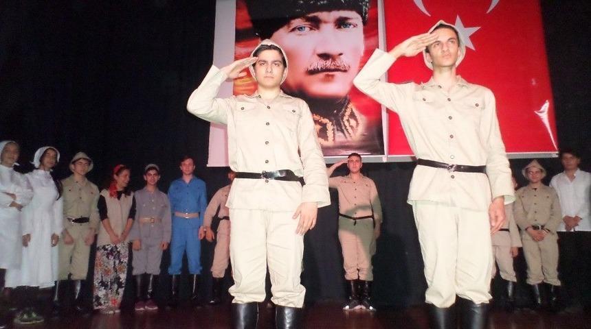 &Ouml;ğrencilerden 18 Mart G&ouml;sterisi