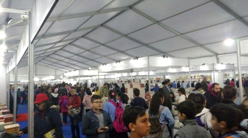 &Ccedil;aka Bey Kitap G&uuml;nleri İzmirli Kitapseverleri Bekliyor