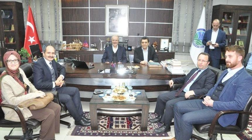 Başkan Kafaoğlu, G&ouml;nen&rsquo;de Değerlendirmelerde Bulundu