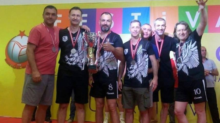 Veteranlar Voleybol Turnuvasında Şok &Ouml;l&uuml;m
