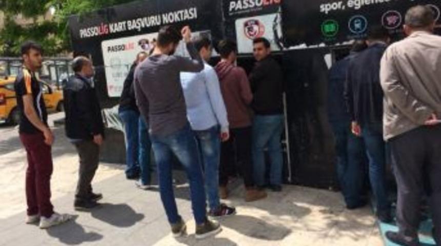 Taraftardan Yoğun İlgi