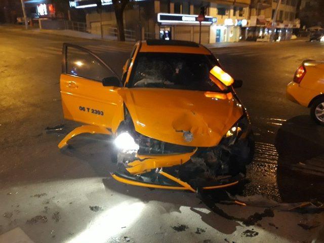 Başkent&rsquo;te Trafik Kazası: 2 Yaralı 2