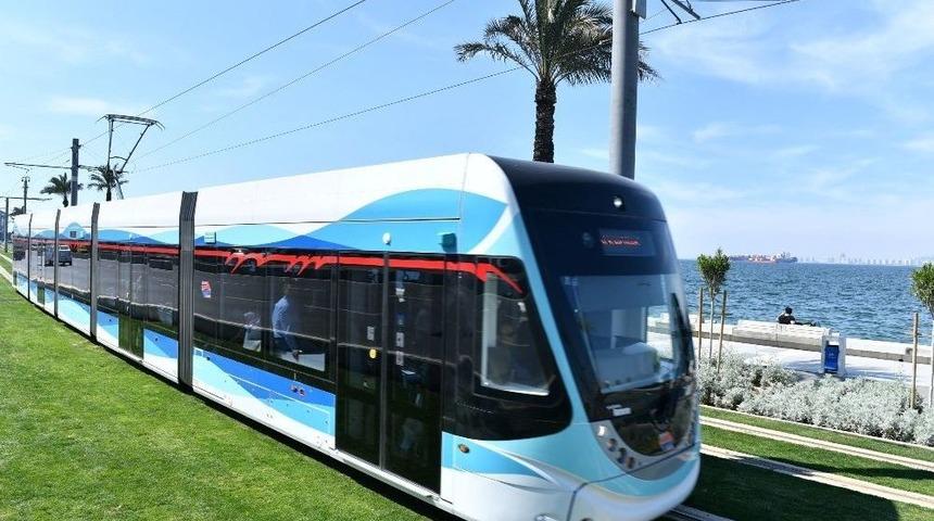 Konak Tramvayı&rsquo;nda Bayram M&uuml;jdesi