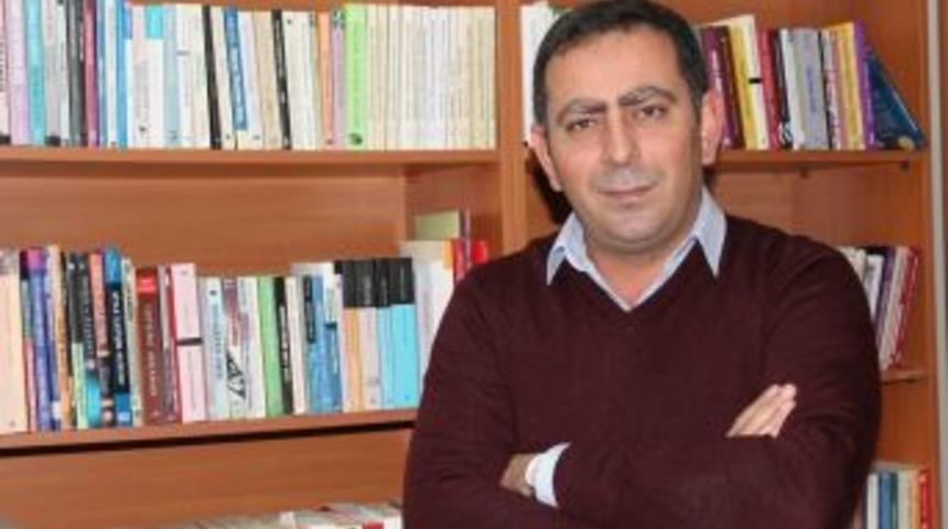 Yrd. Do&ccedil;. Dr. Akg&uuml;l: &ldquo;iletişim Fak&uuml;ltelerinde İletişimciden &Ccedil;ok İşletme K&ouml;kenli Akademisyen Var&rdquo;