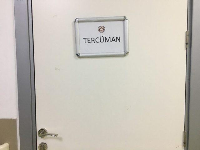 (&ouml;zel Haber) Suriyeli Terc&uuml;man Hastaneye Gelen M&uuml;ltecilere Rehberlik Ediyor 2