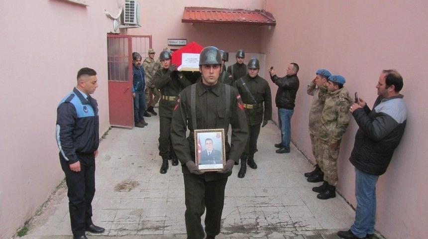 Uzman &Ccedil;avuş, Cuma Namazında Kalp Krizi Ge&ccedil;irerek Hayatını Kaybetti