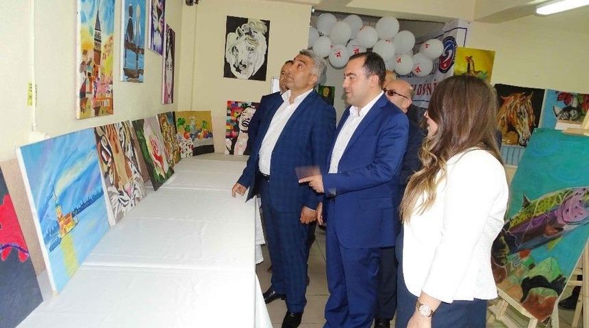 Tasarım Ve G&ouml;rsellerini Sergilediler