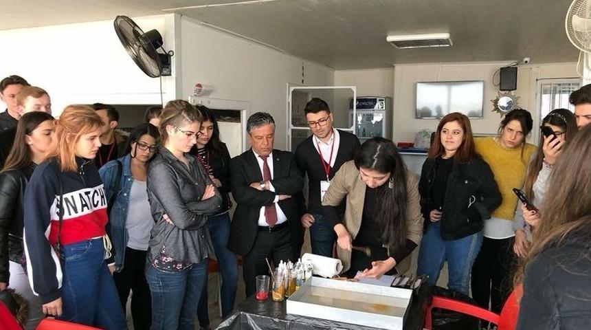 Avrupalı &Ouml;ğrencilere T&uuml;rk K&uuml;lt&uuml;r&uuml; Ve Folkloru Sunuldu