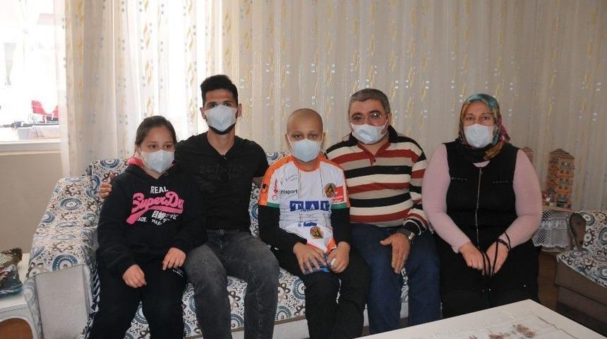 Emre Akbaba&rsquo;dan Duygulandıran S&uuml;rpriz