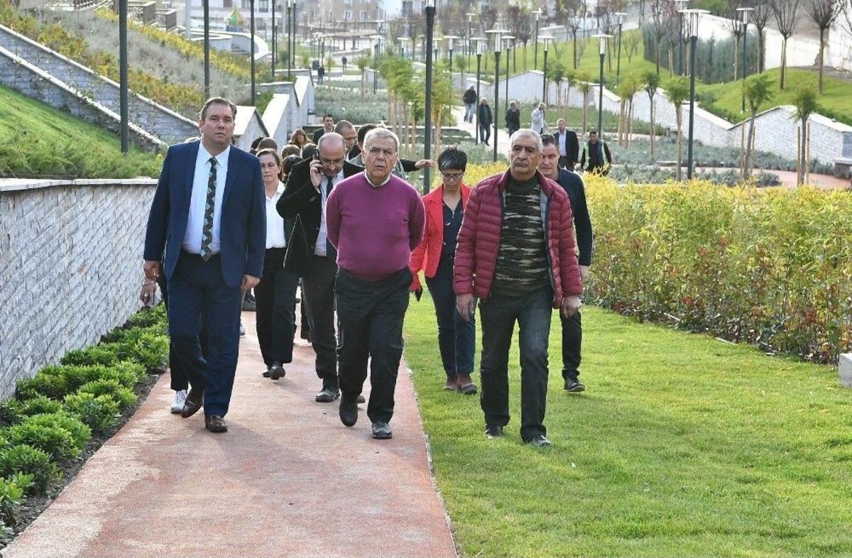 İzmir&rsquo;e Yeni Yaşam Alanları Geliyor
