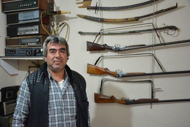 (&ouml;zel Haber) Bu Ev M&uuml;zelere Taş &Ccedil;ıkartıyor 1