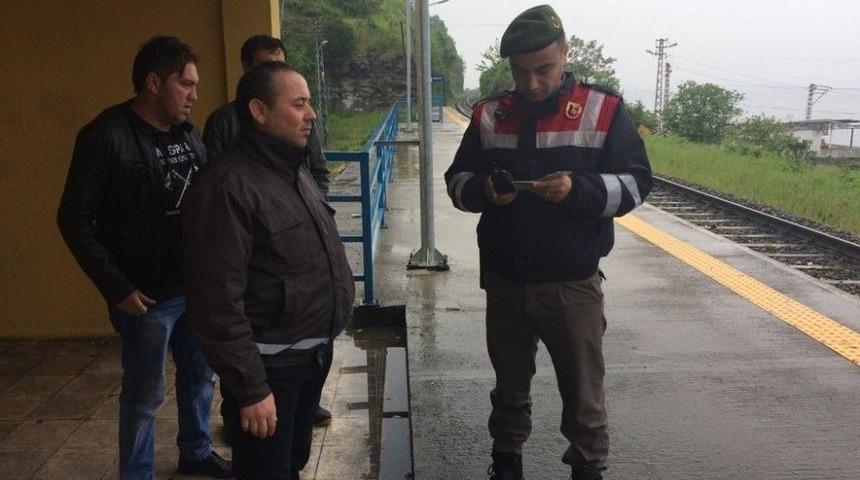 Jandarma Tren Yolcularına Gbt Sorgusu Yaptı