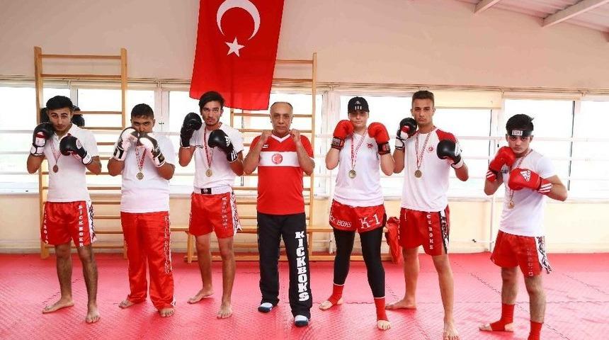 Bu Başarı Alkışlanır