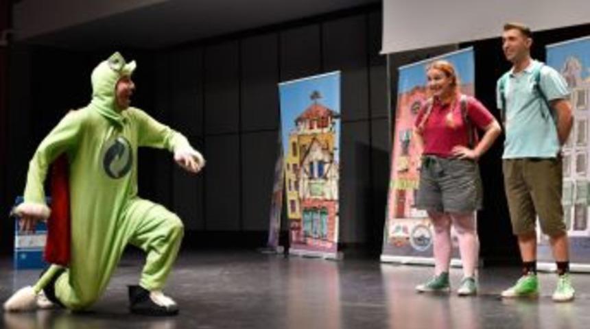 Ambalaj Atıkları Ve Geri Kazanımın &Ouml;nemi M&uuml;zikle Anlatıldı