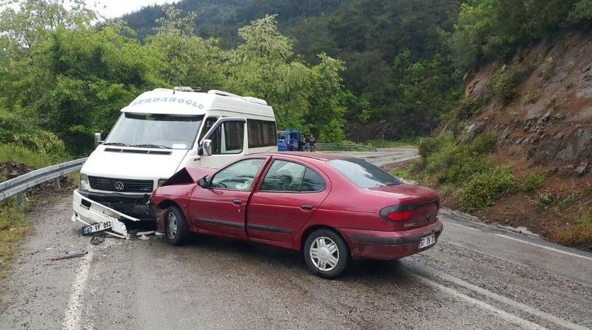 Zonguldak&rsquo;ta Trafik Kazası: 3 Yaralı