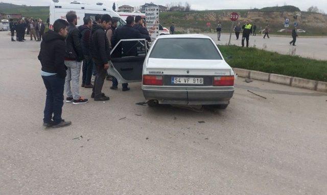 Sakarya’da Trafik Kazası: 4 Yaralı