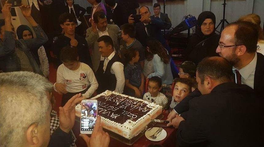 Kaymakamlık Engelliler İ&ccedil;in Gala Gecesi D&uuml;zenledi